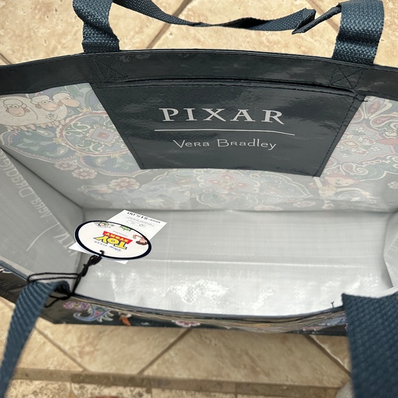 VERA BRADLEY DISNEY PIXAR TOY STORY MARKET TOTE:NWT ANDY'S ROOM - Picture 12 of 13